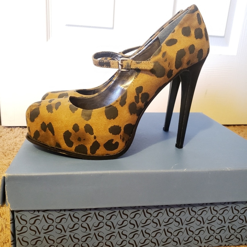 Simply Vera Wang Shoes